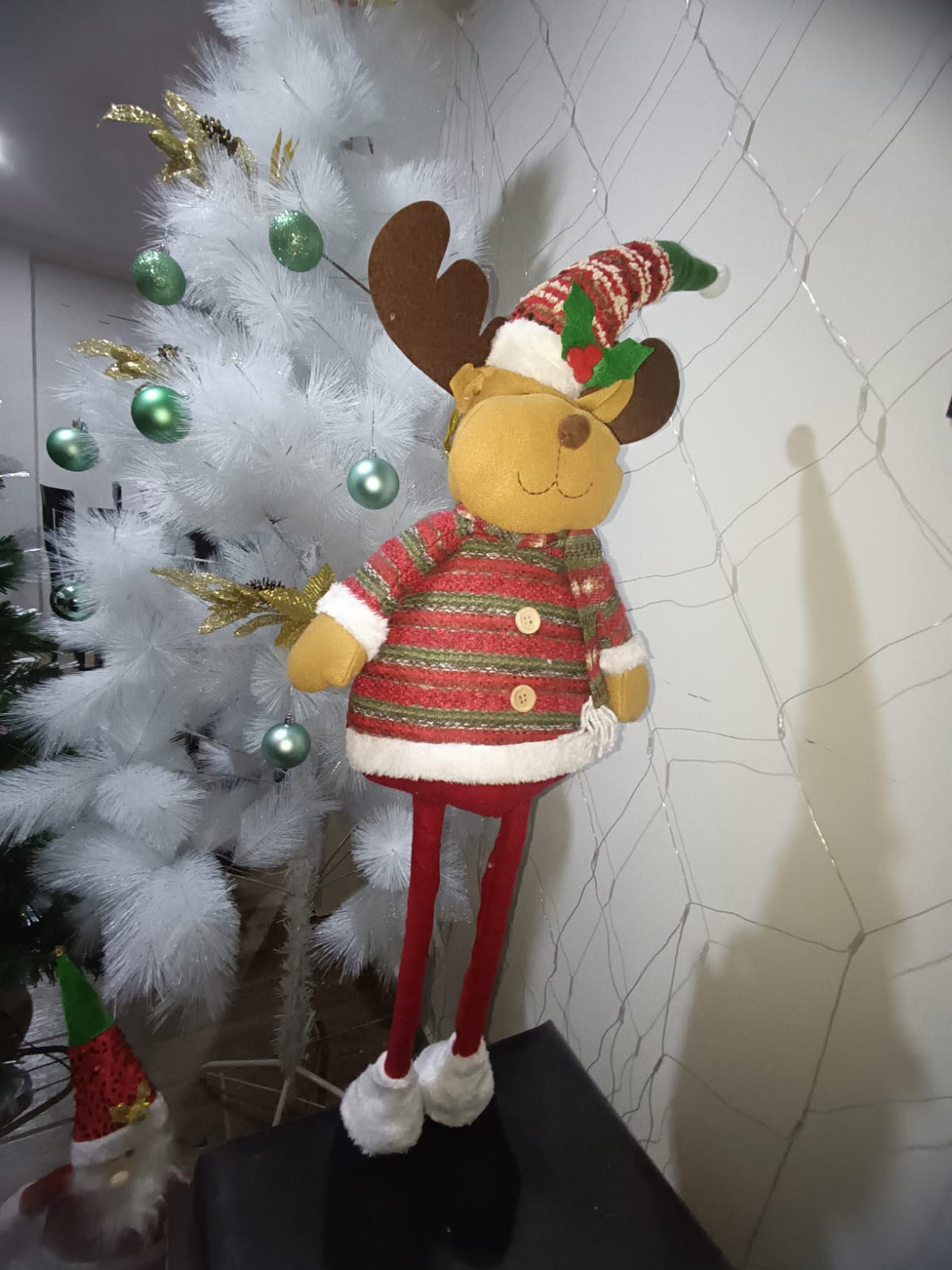 Muñeco Alce Navideño de 70 cm  , precio en tienda S/. 39.00