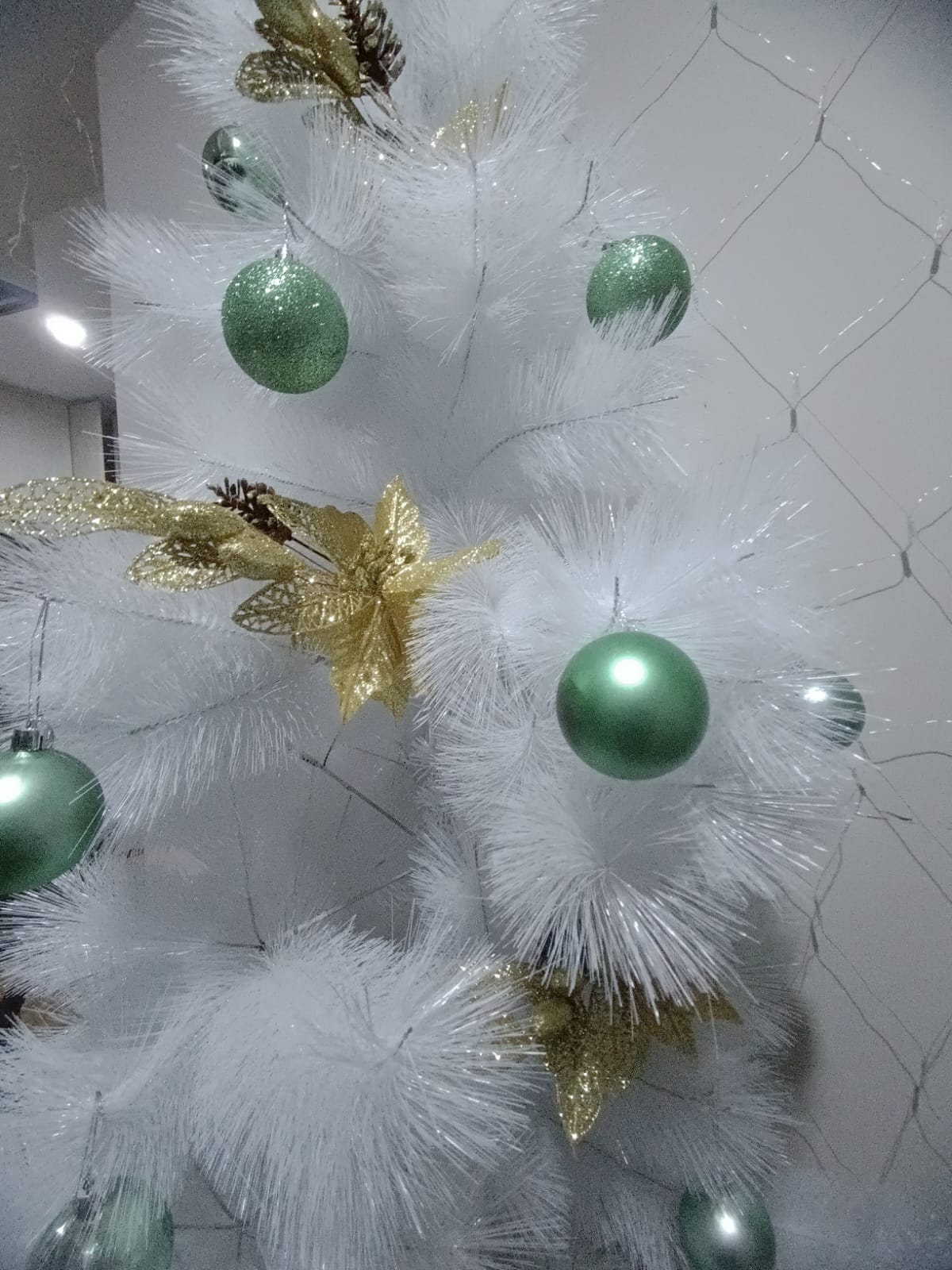 Árbol Navideño Blanco Grande 2 10 m ,  precio en tienda S/. 115